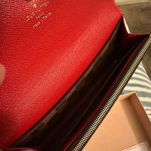 Authentic LV Wallet - Picture 9 of 10